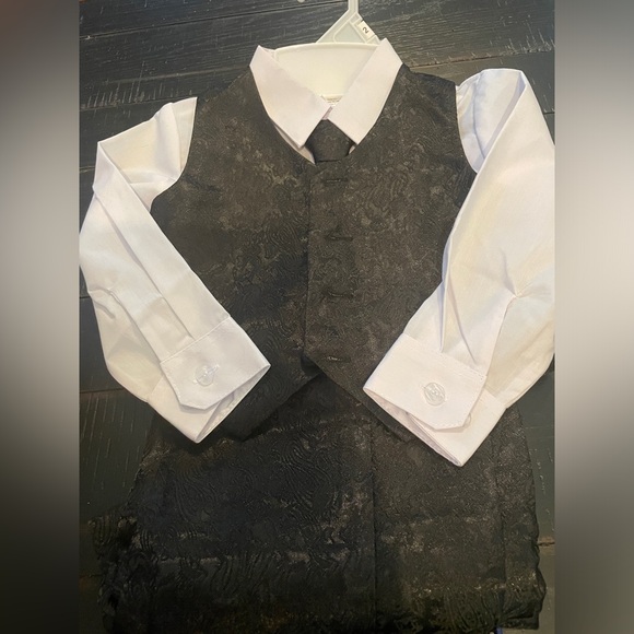 5 piece boys suit - Picture 2 of 6